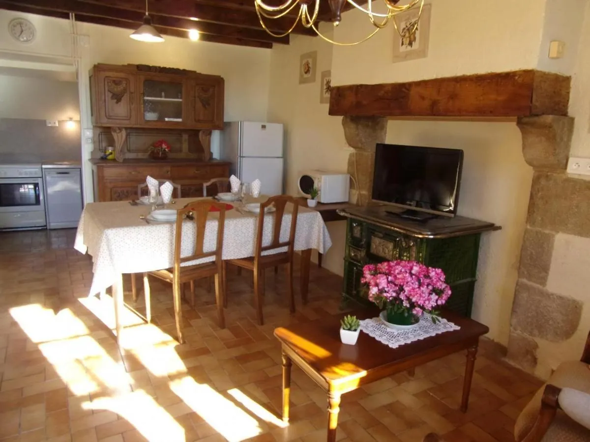 Charmante Fermette Au Vert Pres De La Foret De Troncais, 2 Chambres, Animaux Acceptes, Linge Inclus - Fr-1-489-311 Vieure Holiday home