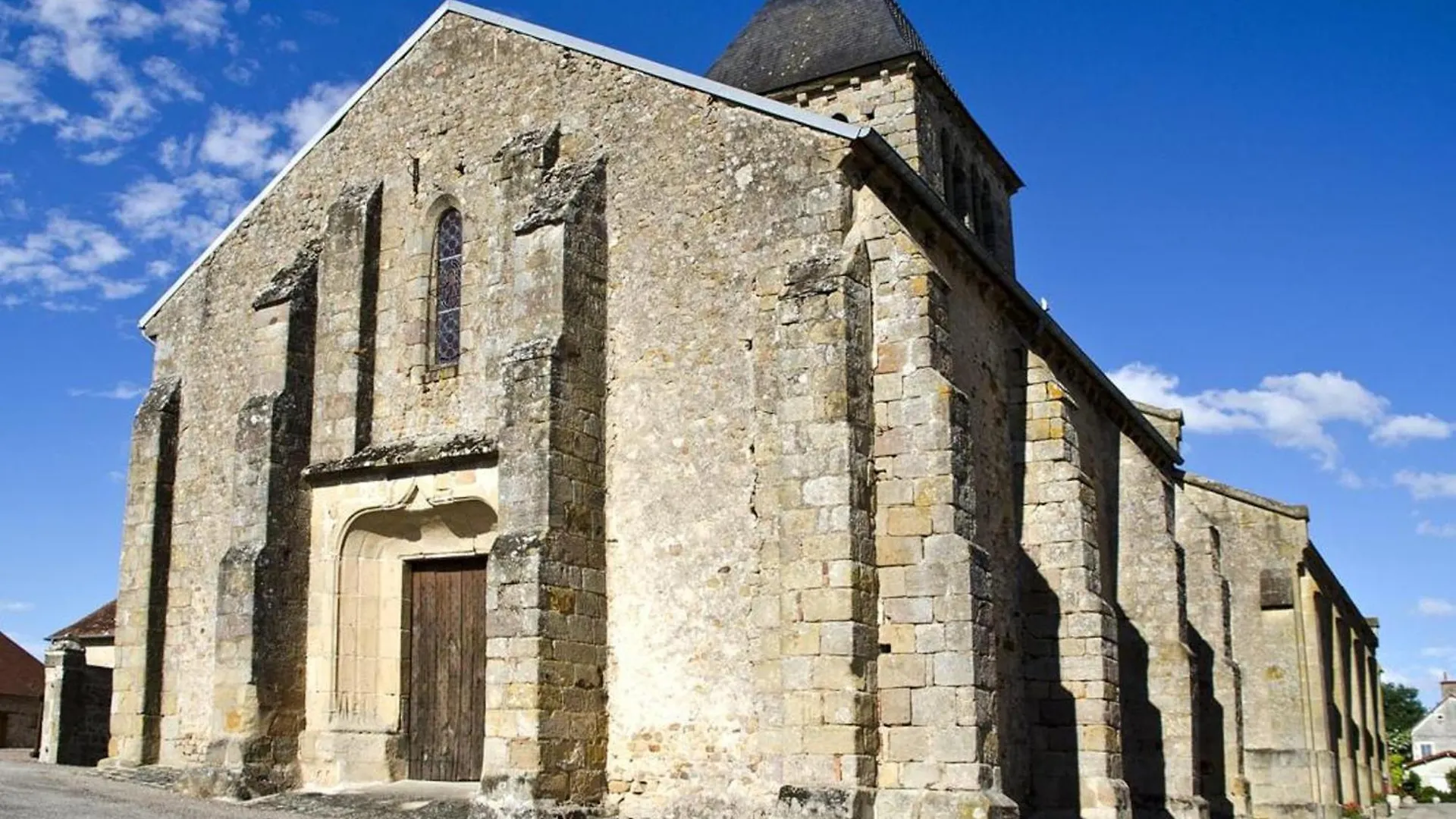 Charmante Fermette Au Vert Pres De La Foret De Troncais, 2 Chambres, Animaux Acceptes, Linge Inclus - Fr-1-489-311 Vieure 0*,  France